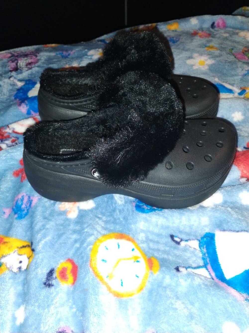Crocs Classic Fuzzy Lined Platform Clog - Women's - Picture 5 of 7